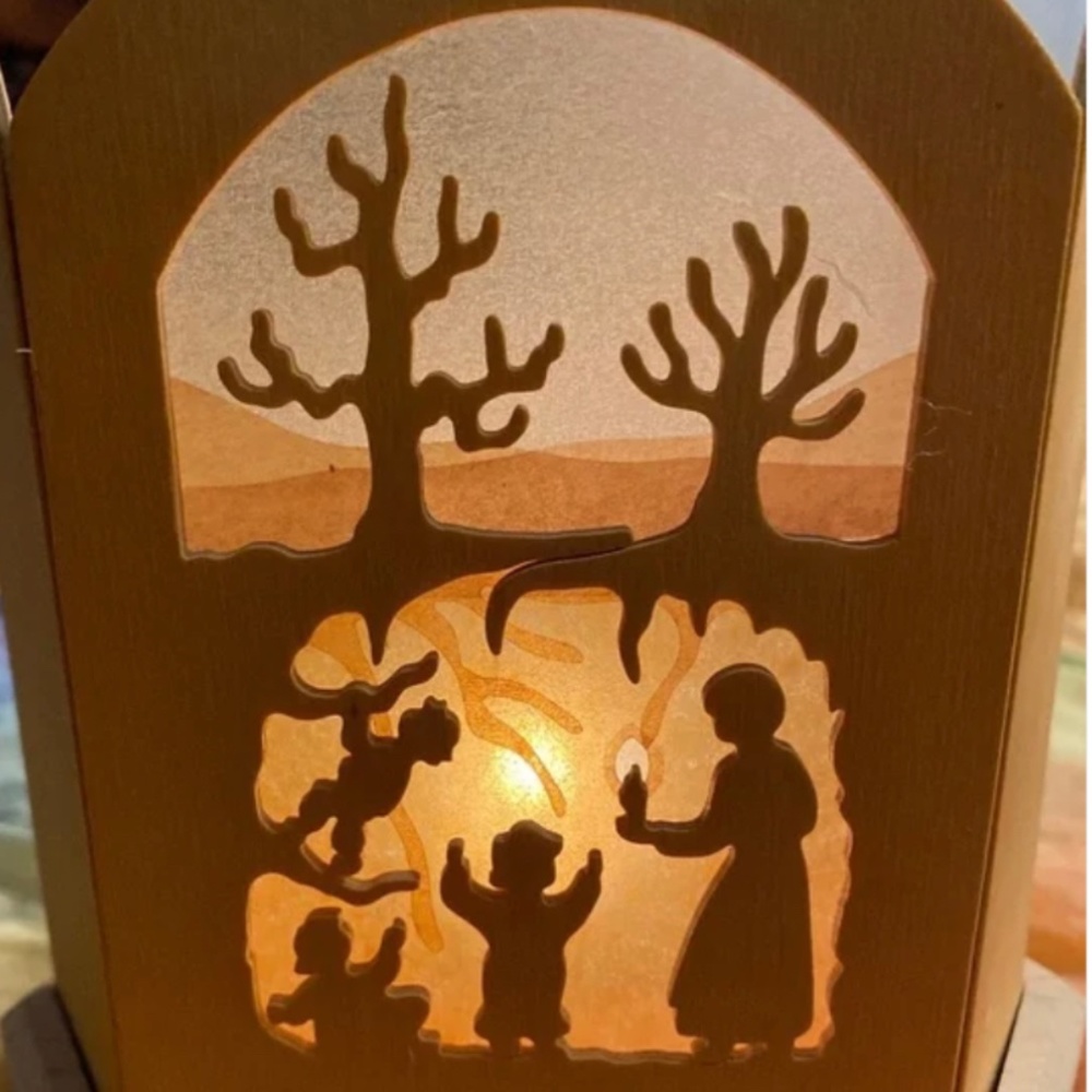KINDERKRAM ~ Heirloom Root Children Night Light